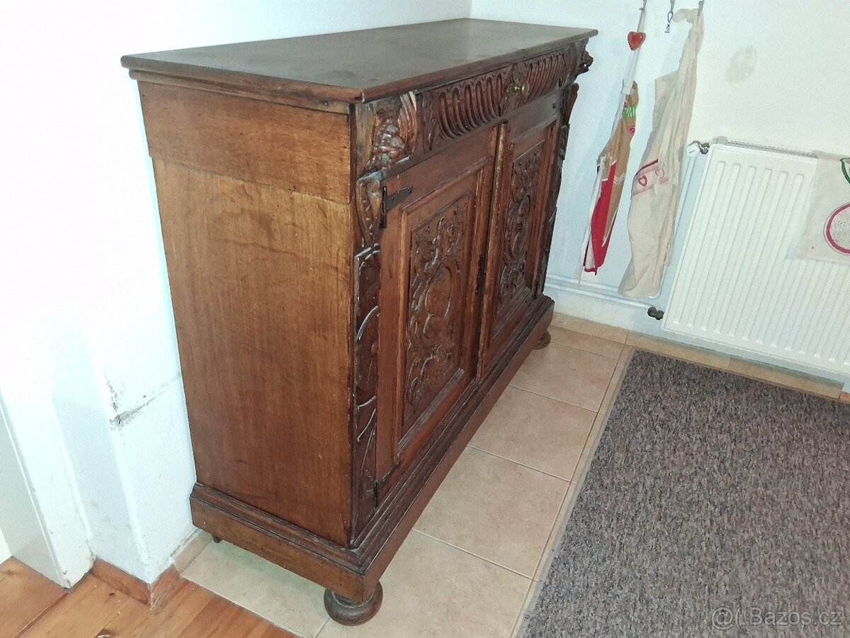 Dubová skříňka/komoda - 2