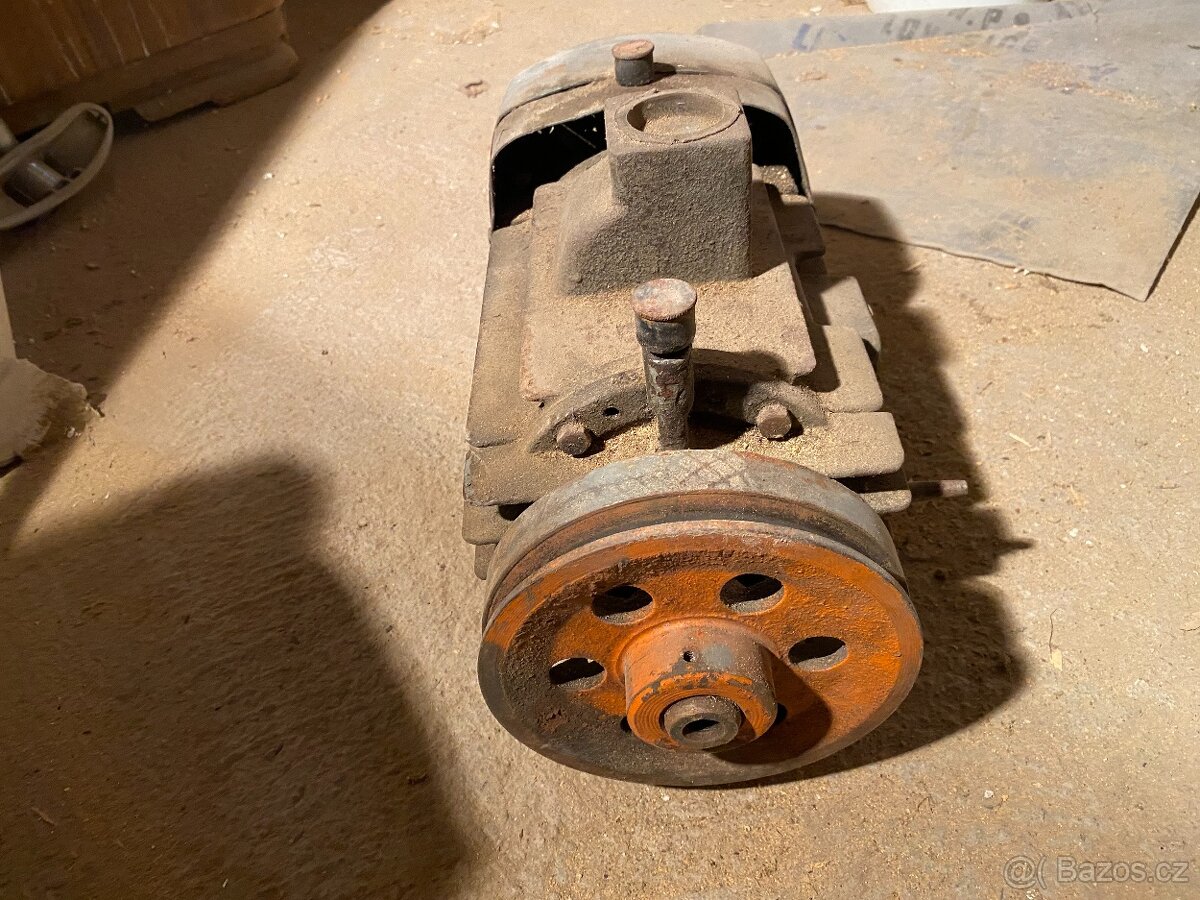 Vývěva z dojícího zařízen - 2