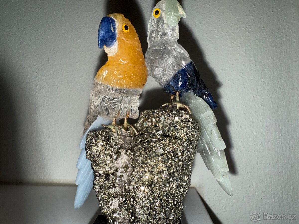 Pyrit s ručně vytesanými papoušky - 2