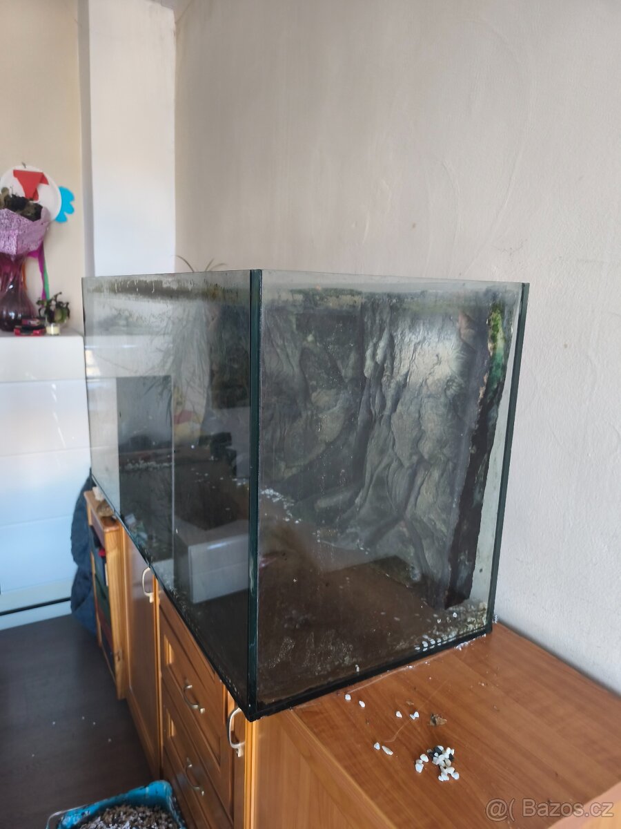 Prodám akvárium 220l - 2