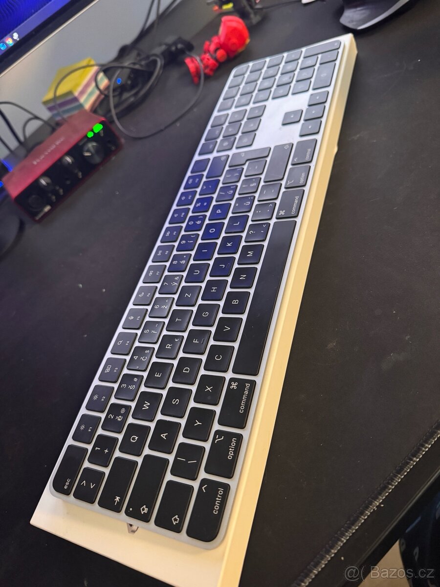 Apple Magic Keyboard s Touch ID – CZ layout – TOP stav - 2
