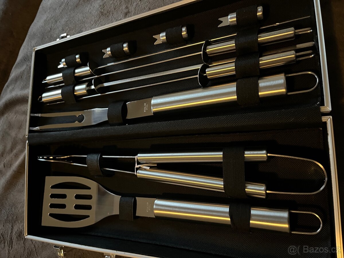 Sada grilovaciho naradi - 2