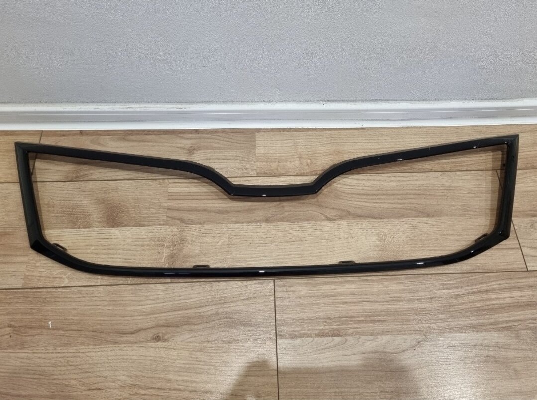 PREDNI MASKA OCTAVIA 3 / 3FL / 4 RAMECEK GRILU MASKY CERNY - 2