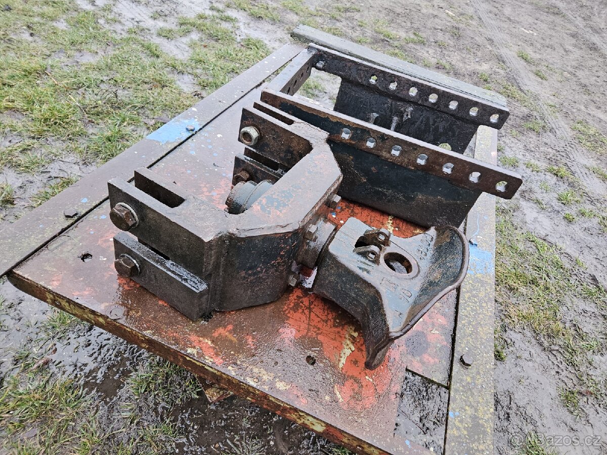 Závěs Zetor - 2