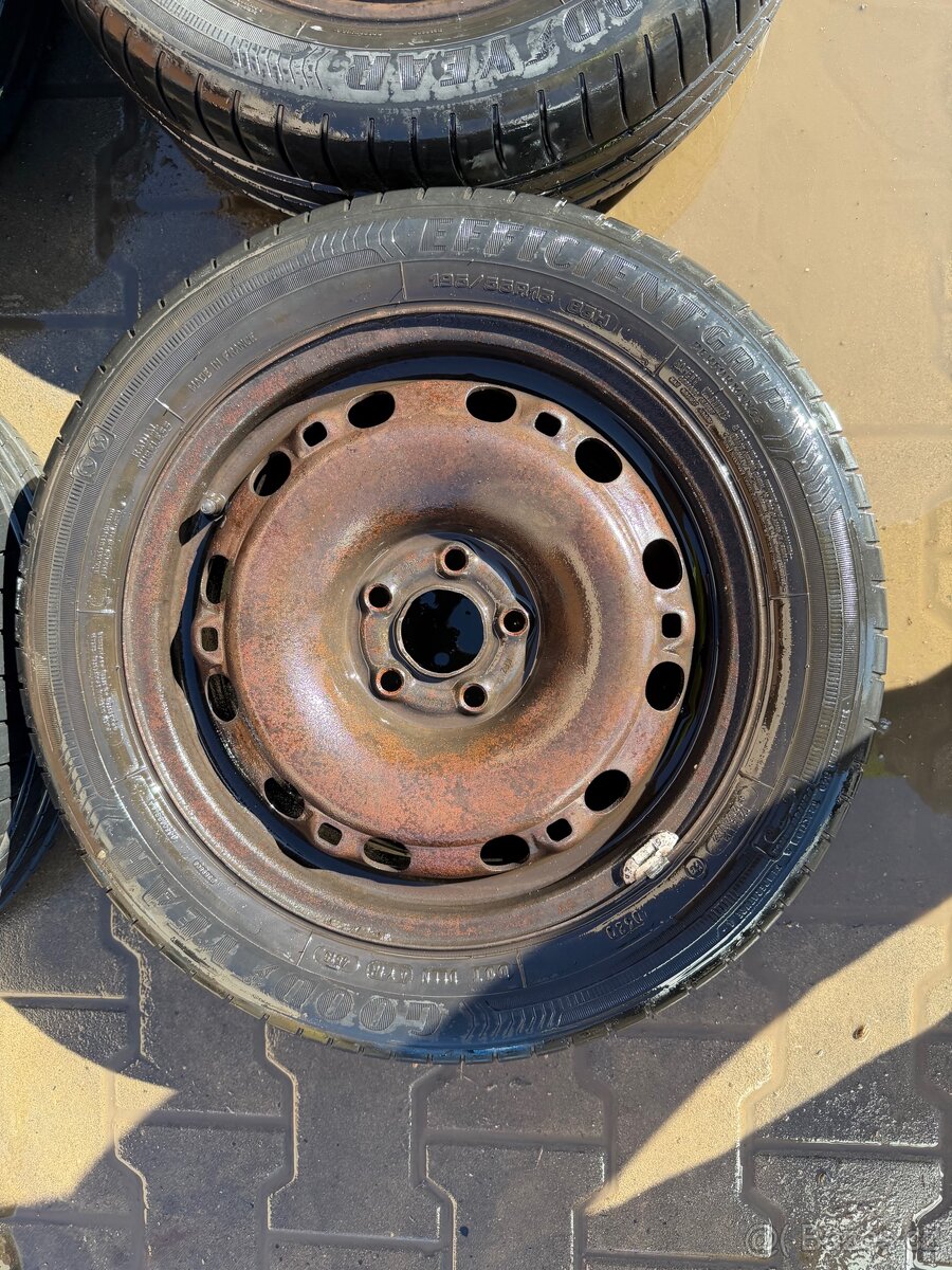 Goodyear Eficient grip 195/55 R15 - 2