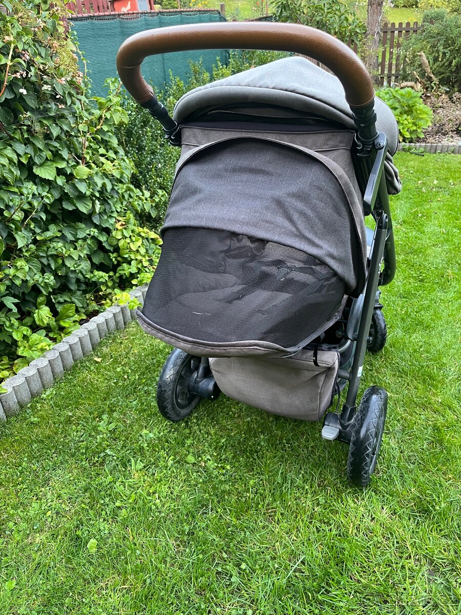 Sportovní kočárek Joie - 2