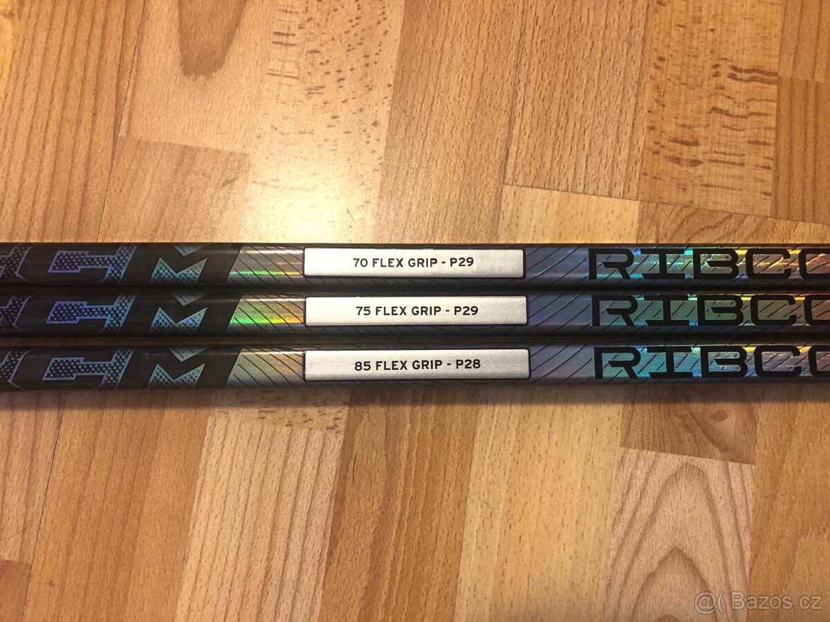 Pravé hole CCM Ribcor Trigger 8Pro - 2