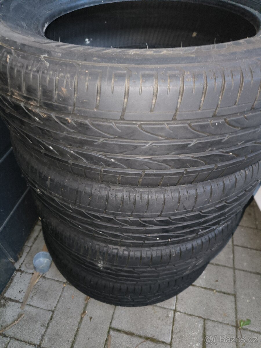 Letni pneu 215/60 R17 - 2