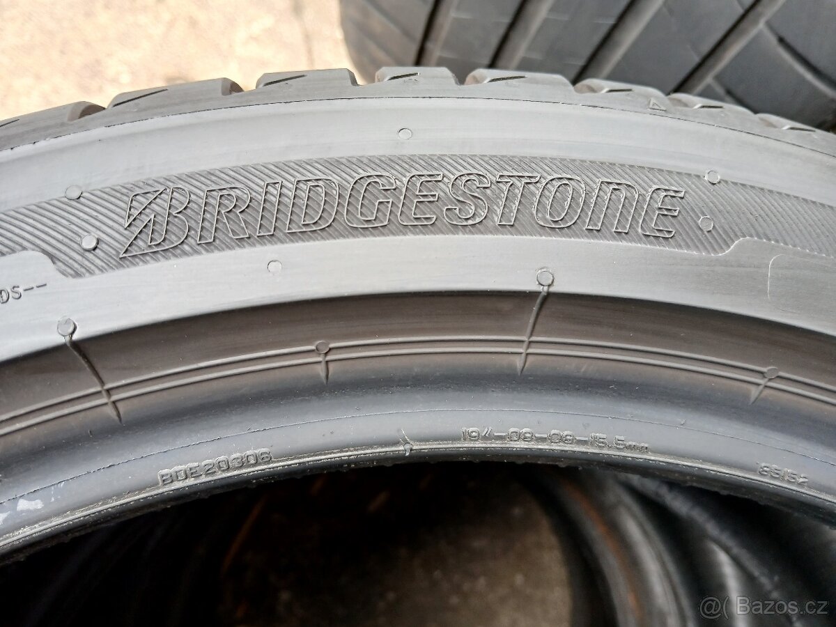 letní pneu 245/40 r19 - 2