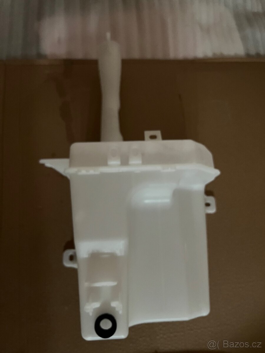 Nádržka Kia ceed - 2