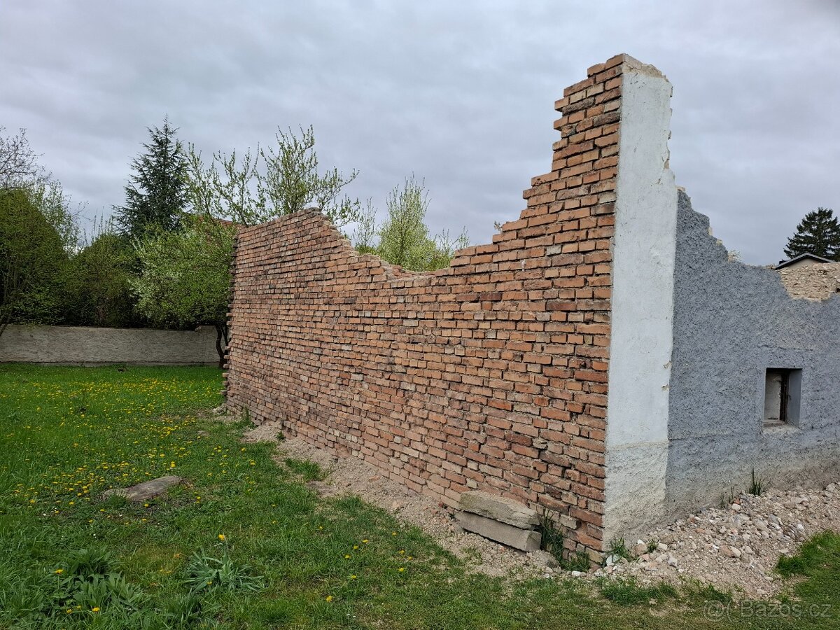 Prodám staré cihly - 2