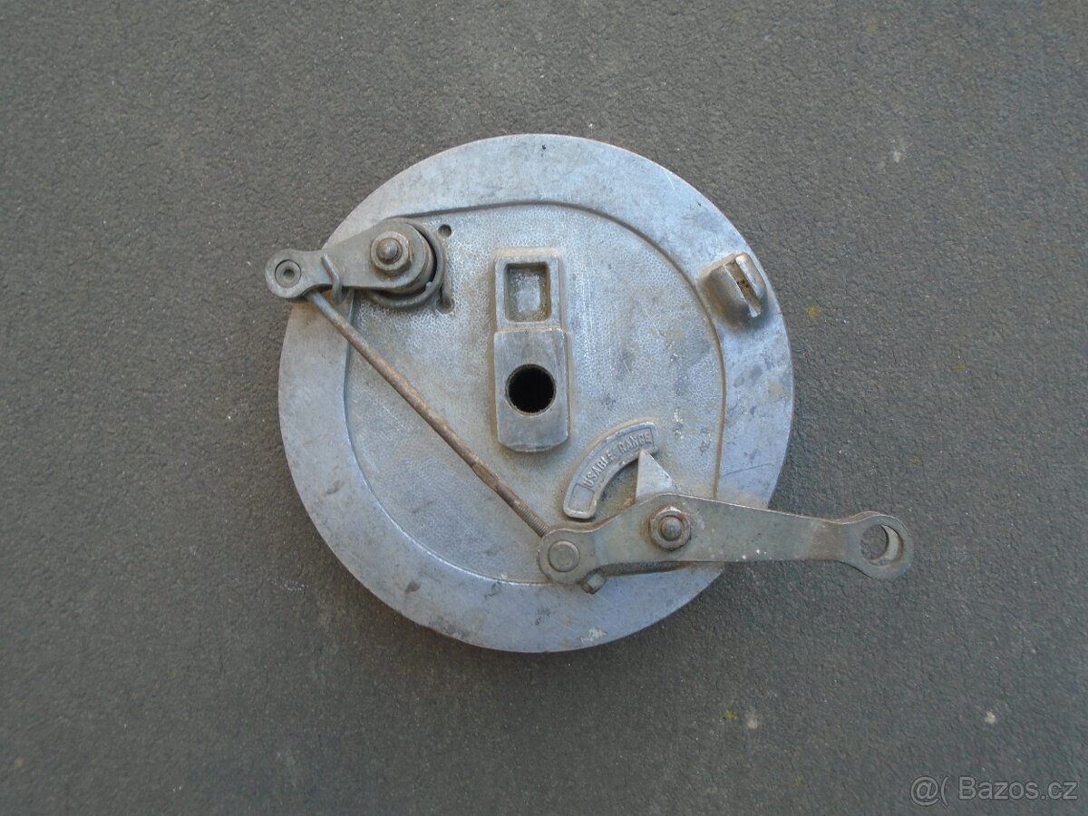 dvouklíčový brzdový štít - 2