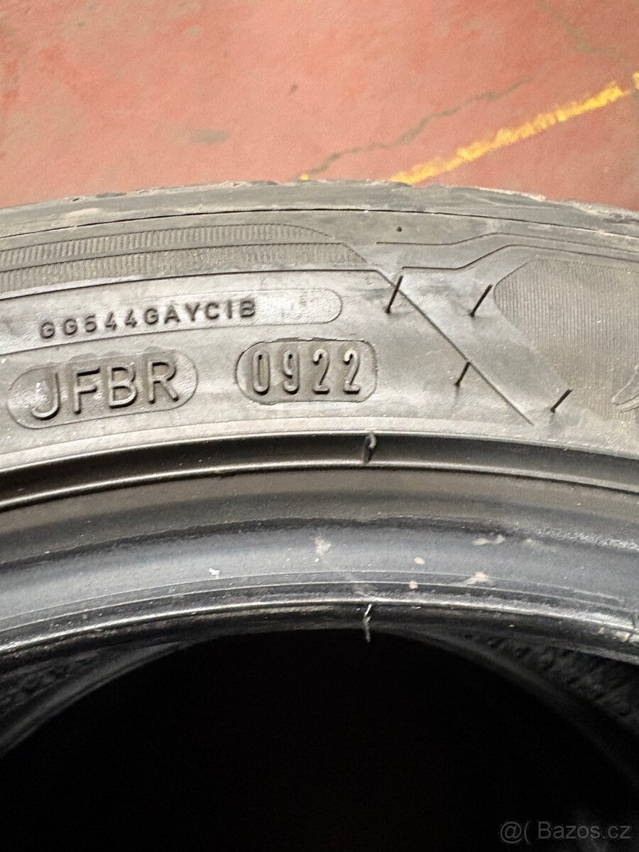 Prodám sadu Letních pneu zn. Goodyear 225/45/17 - 2