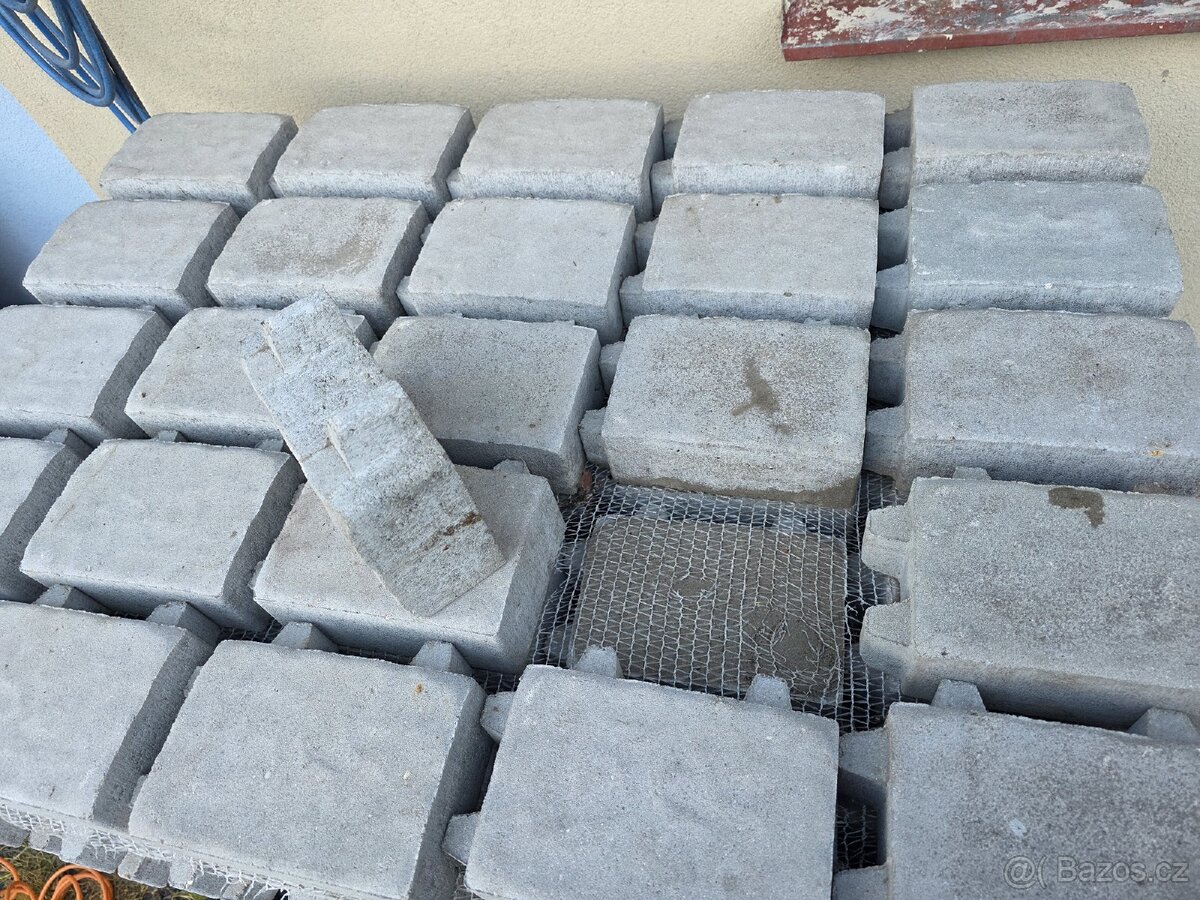 Zatravňovací dlažba 8cm - 2