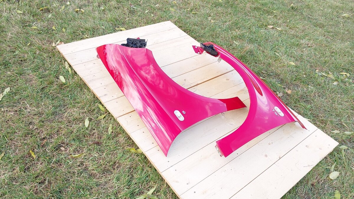 Seat Altea – Blatníky přední červené - 2