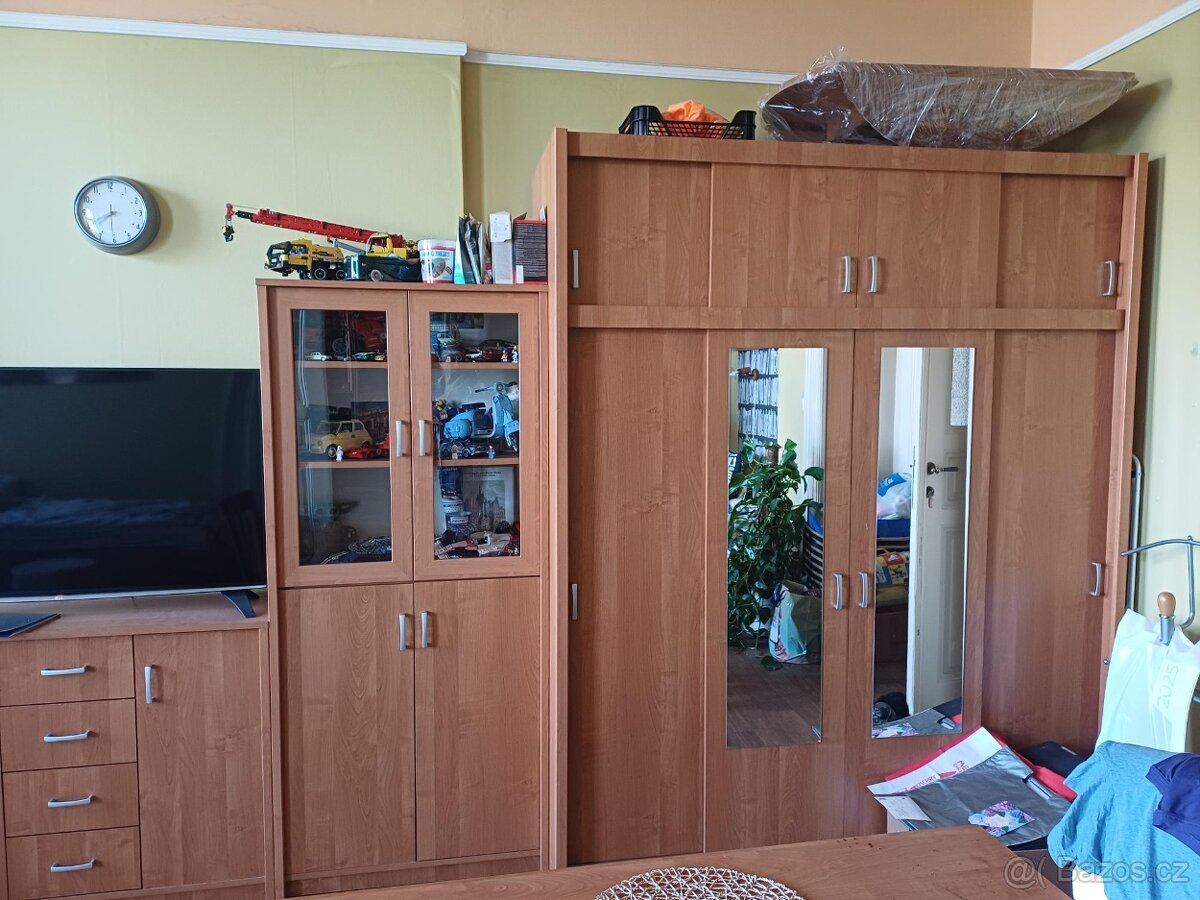 Skříň menší - 2