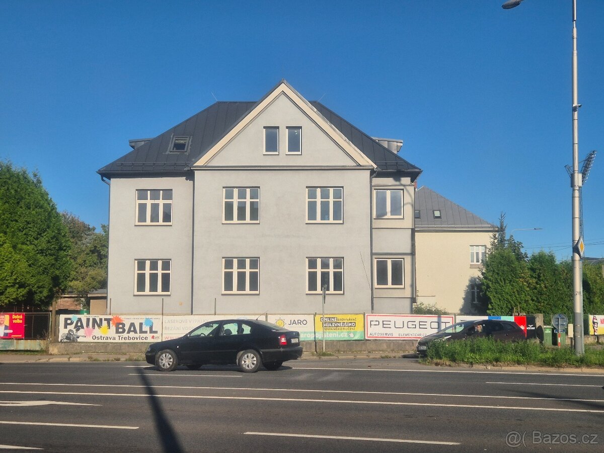 ---- Bytový dům 6 bytu 3 garáže Ostrava ---- - 2