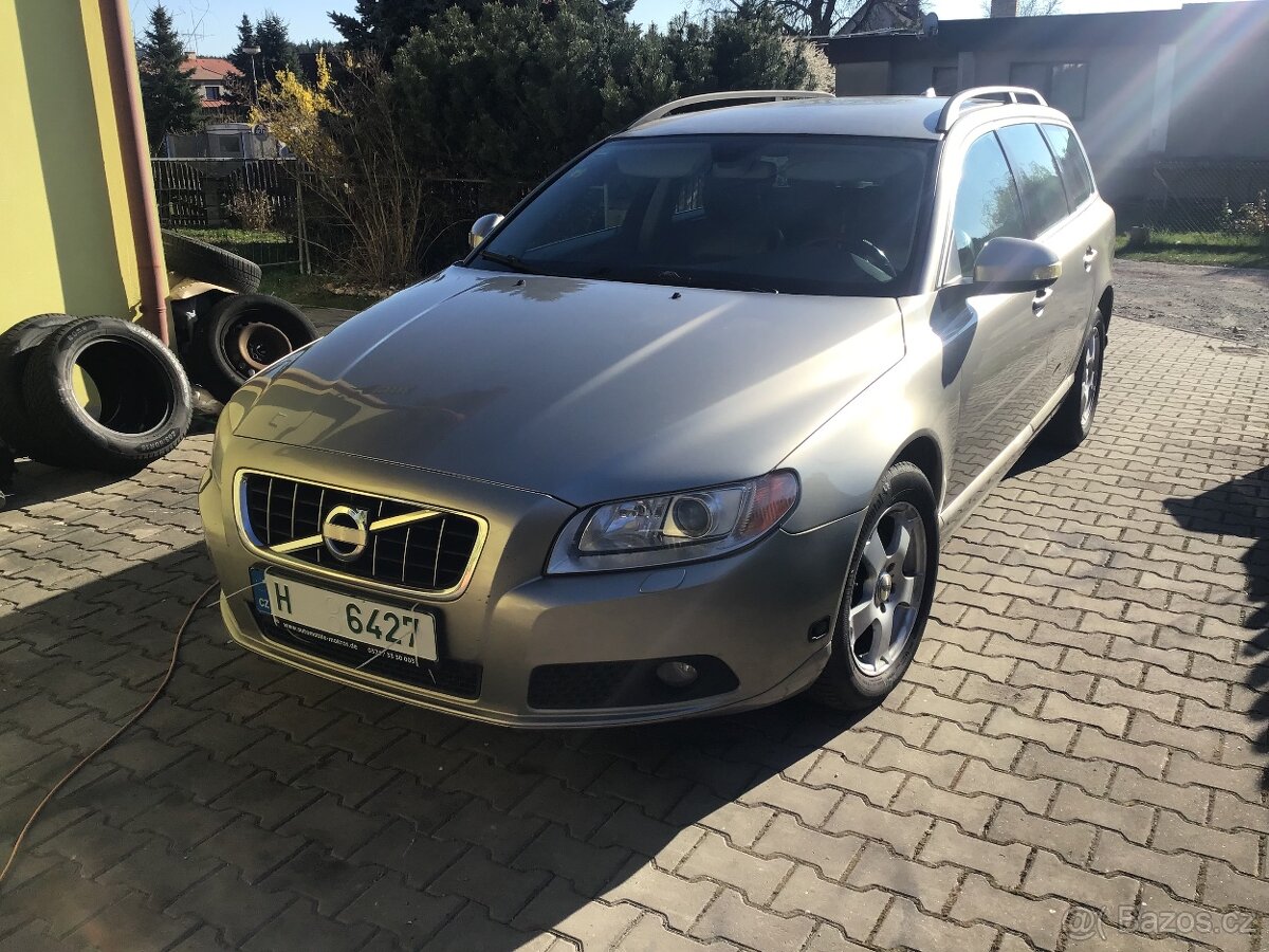 Prodam Volvo V70 2,5 Turbo Benzin,LPG,Rv.2009, SERVISKA - 2