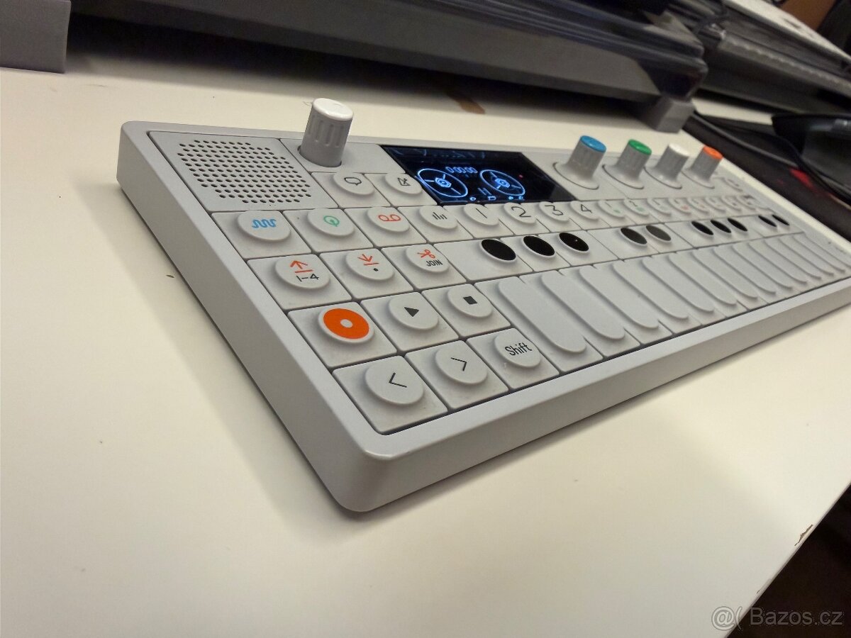 Teenage Engineering OP-1 - 2
