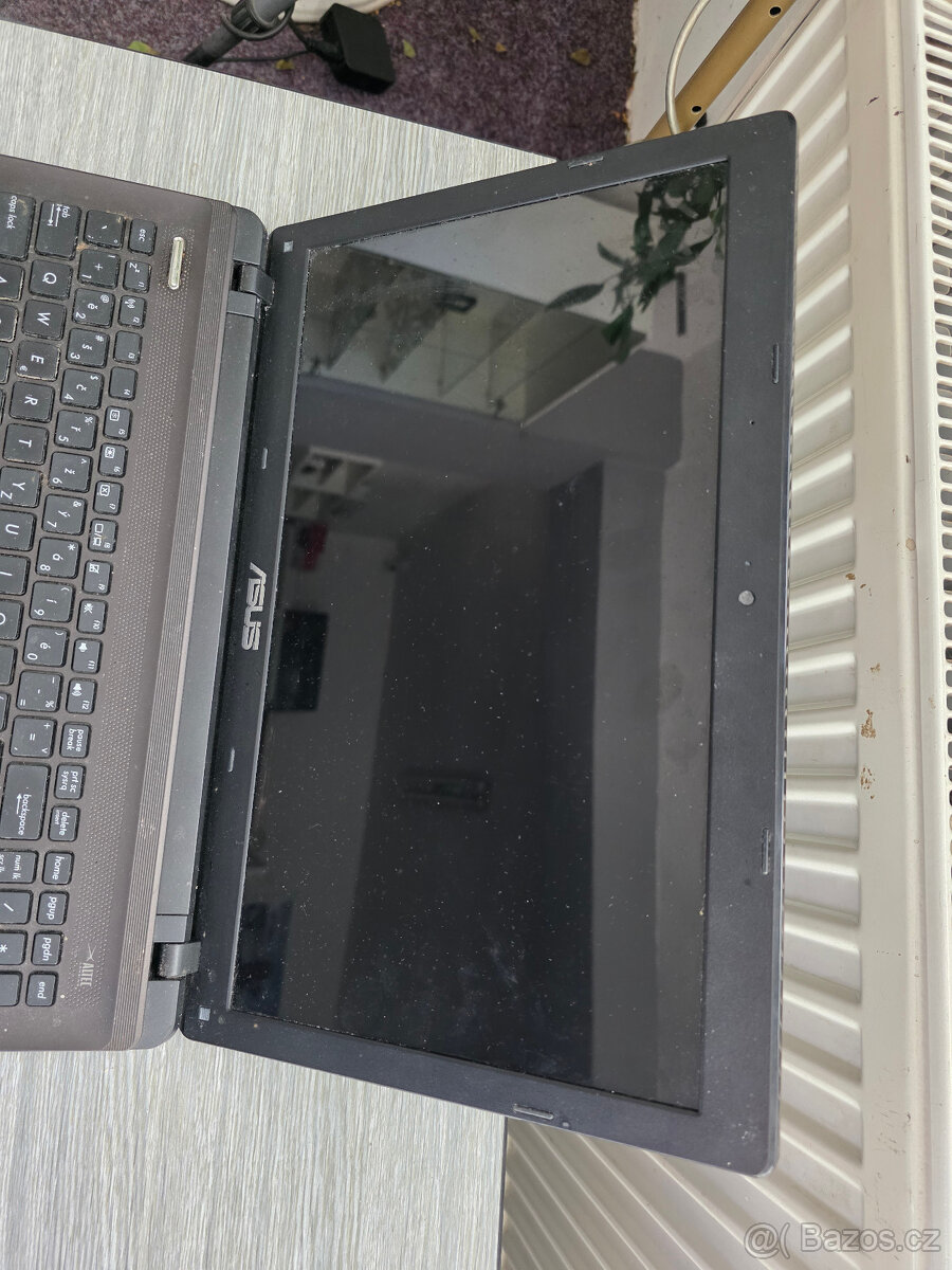 Notebook Asus K55VJ - nefunkční - 2