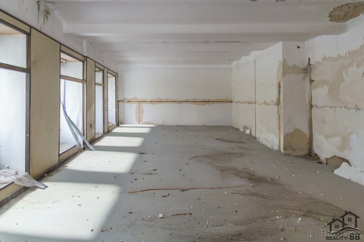 Prodej obchodního prostoru 700 m², Orlová - Město - 2