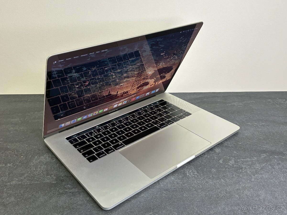 MacBook Pro 15'' 2018 / i7 / 16GB / 512GB SSD - DPH - 2