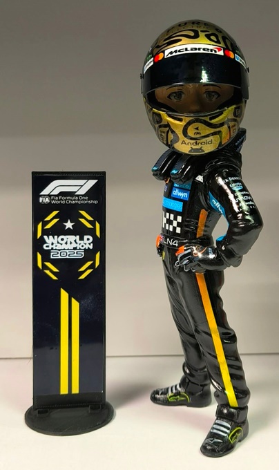 Lando Norris 2025 + stojan - 2