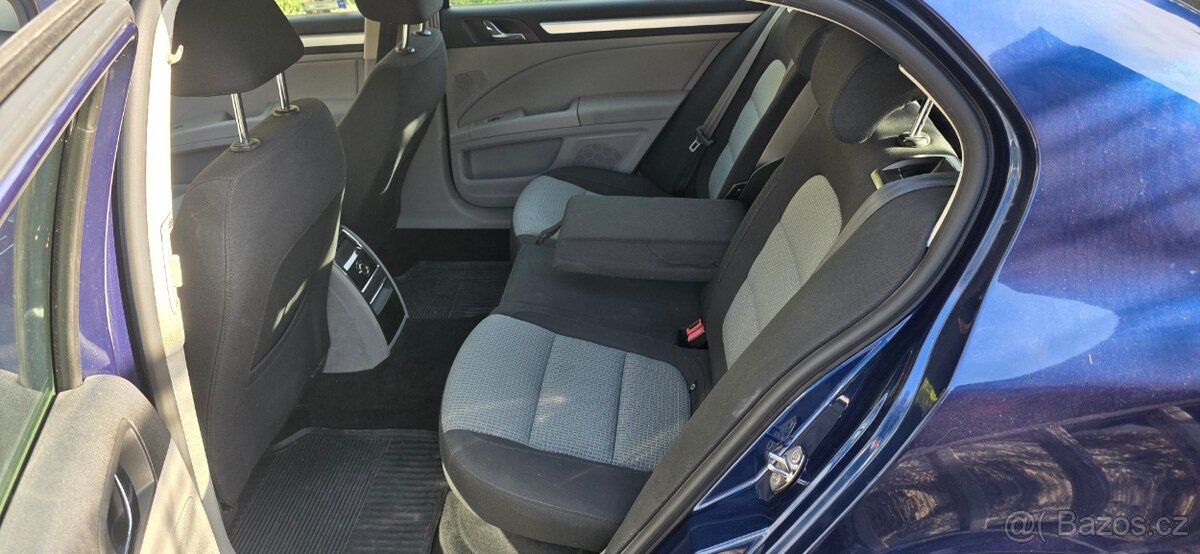 Škoda Superb 2011 2,0 Tdi manuál - 2