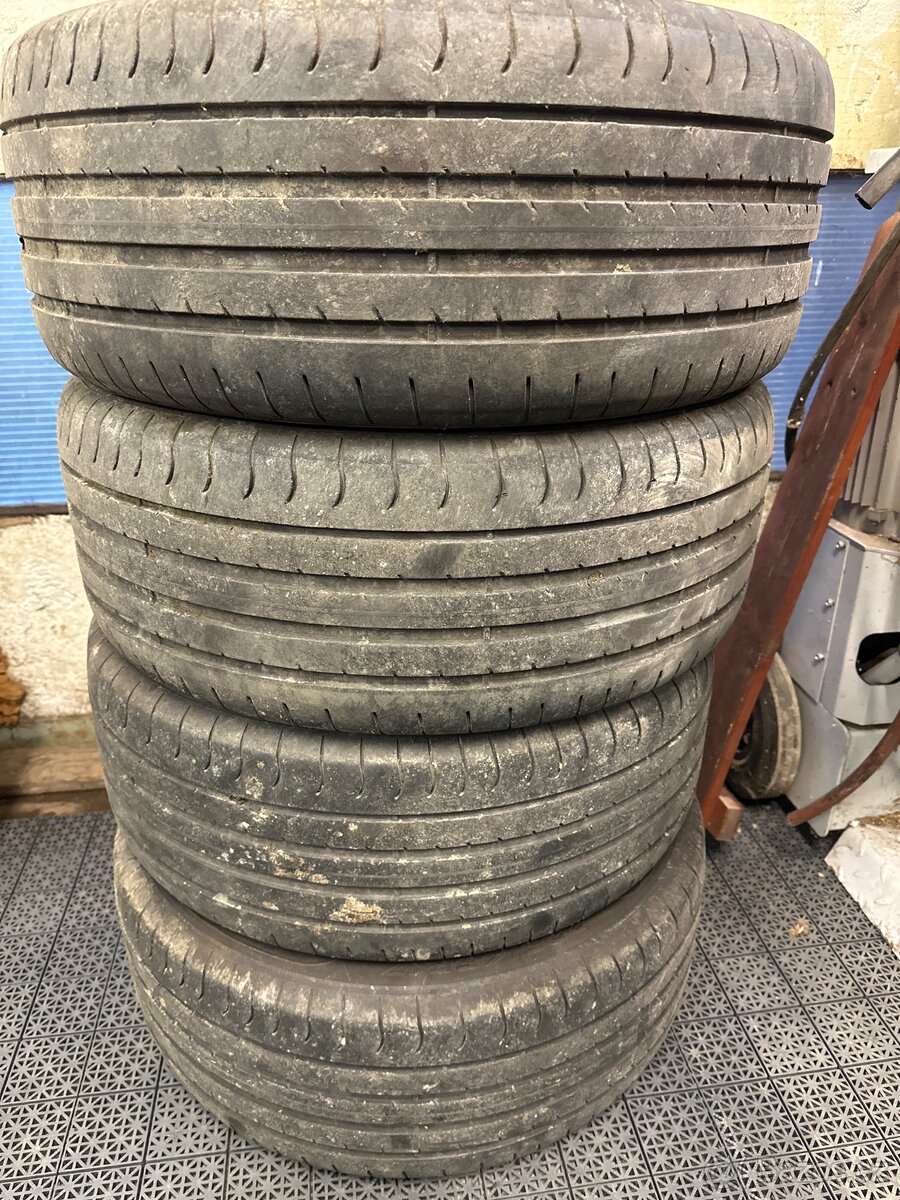 Pneu 225/45R17 - 2