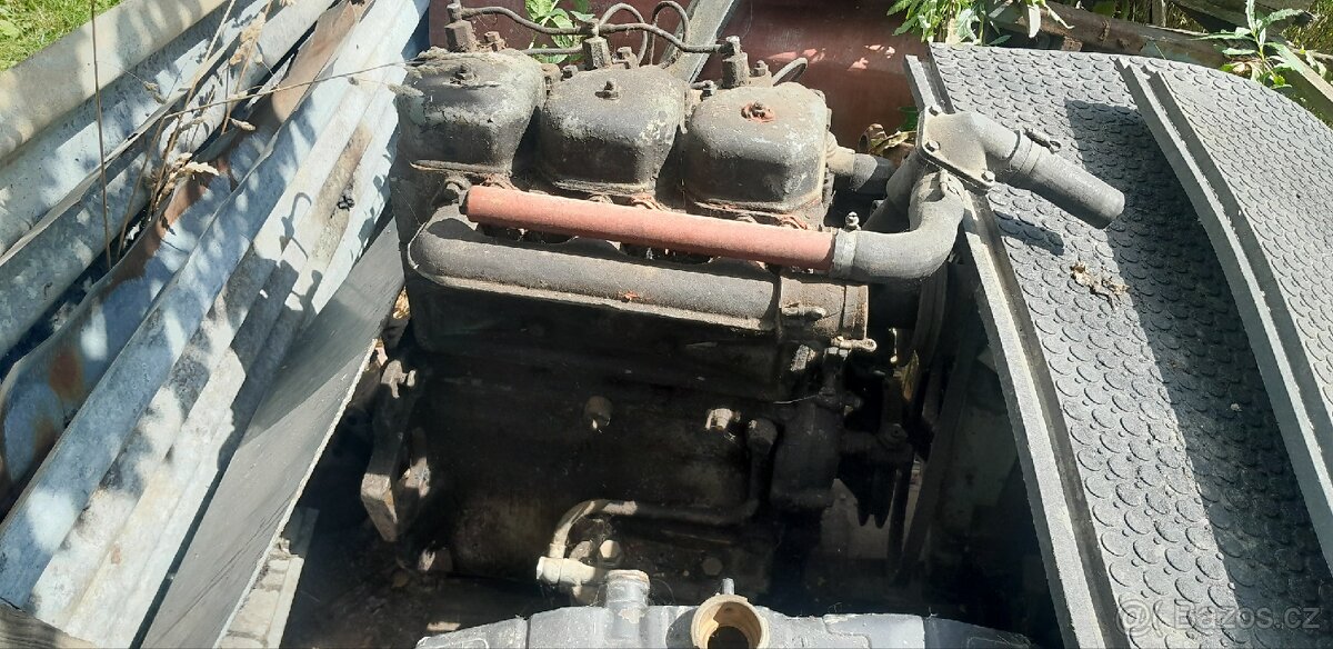 Prodám kompletní motor zetor 3011, 3001 starší typ - 2