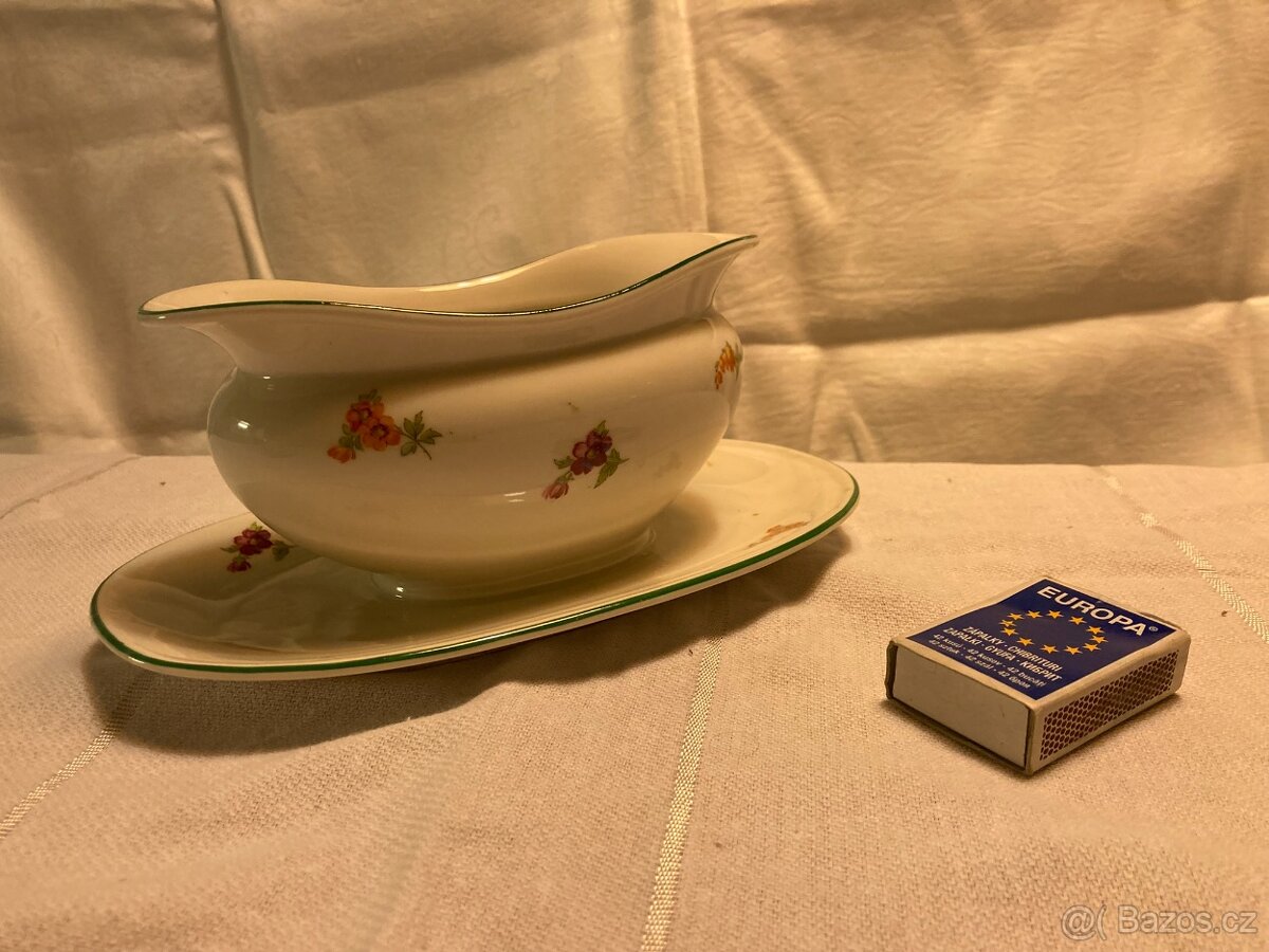 Dva stejné omáčkovníky - 2