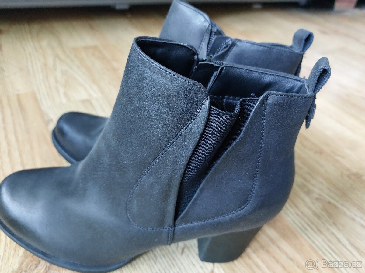 NOVÉ kotníkové zimní boty velikost 39 PC 899,- - 2