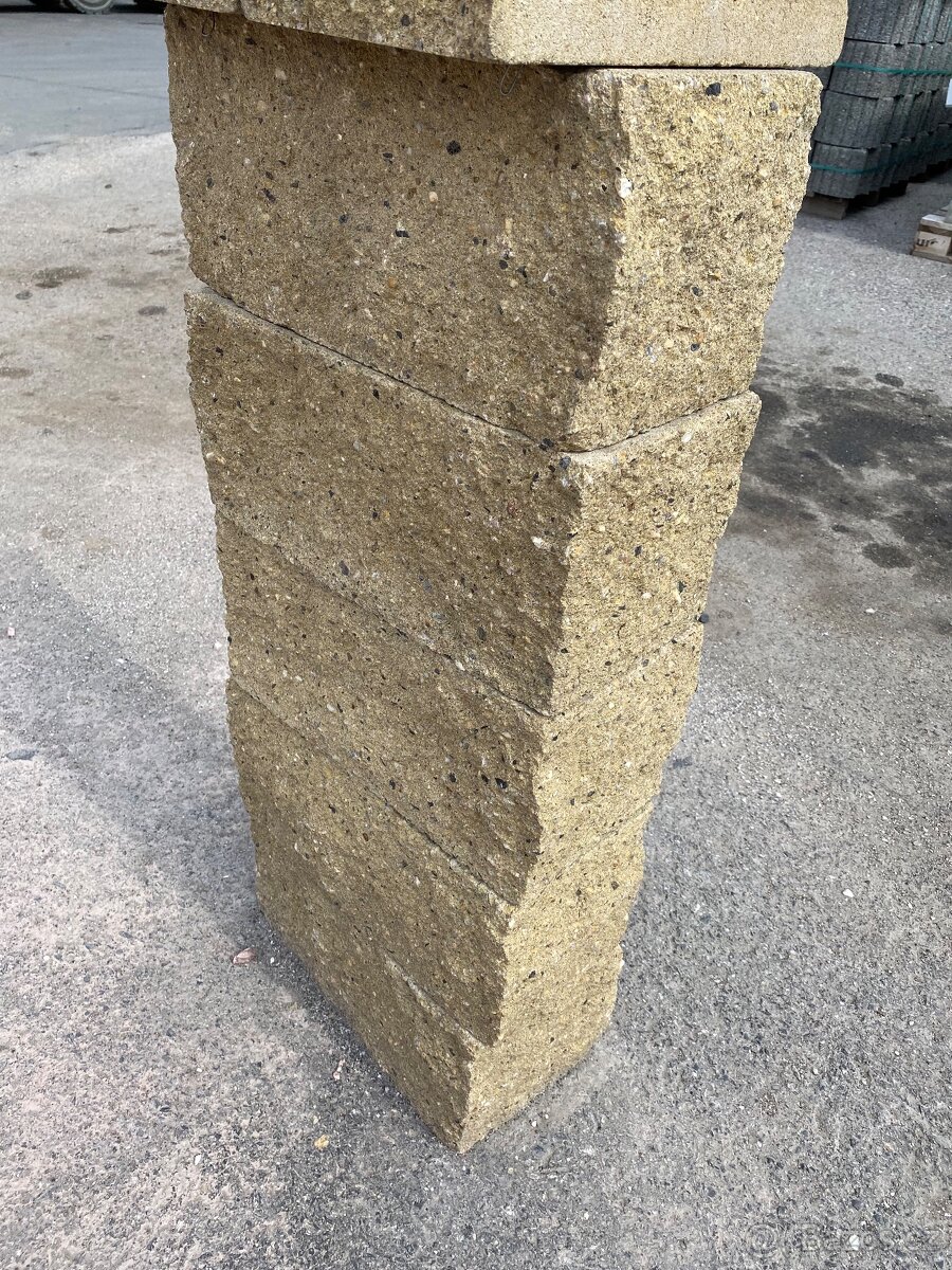 Betonové plotové tvárnice sloupové žluté - 2
