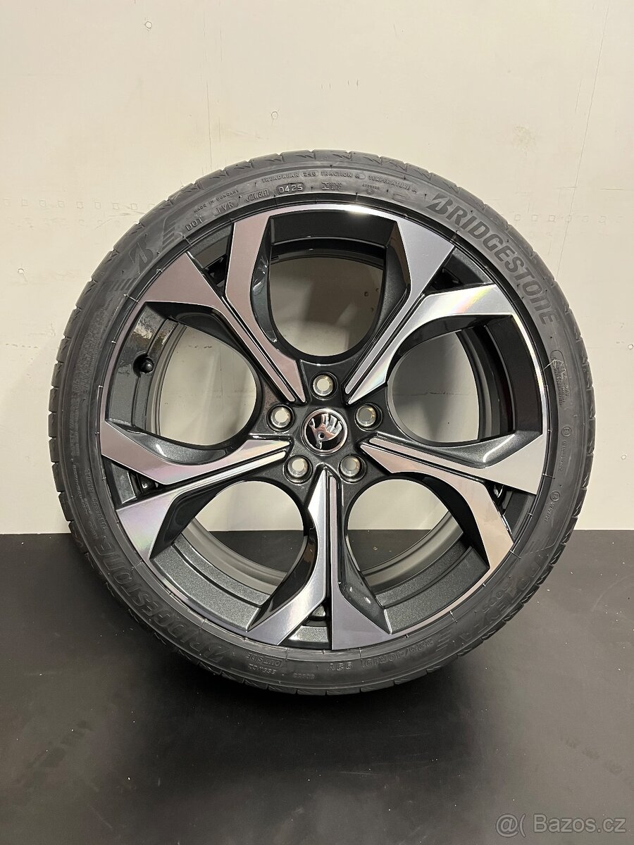 1x Octavia RS R19 Nové originální alu + nové letní pneu - 2