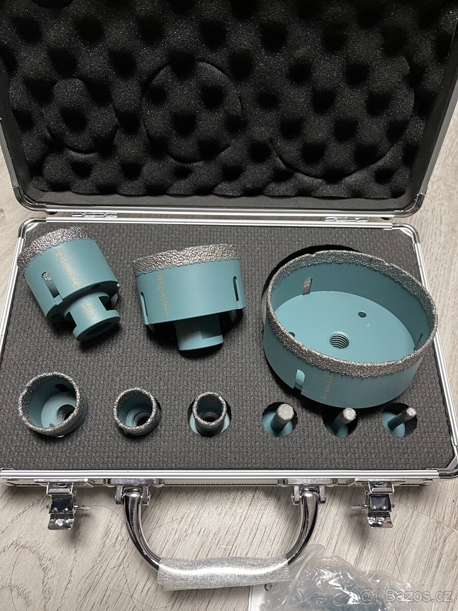 Diamantová sada 11 kusů vrtáků v kovovém kufru - 2