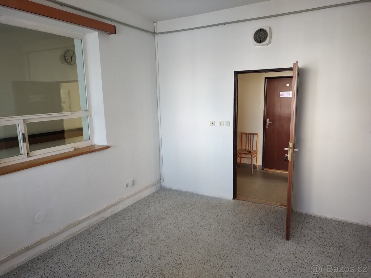 Pronájem, Kanceláře, 15m² - Skuteč - Husova ul. - 2