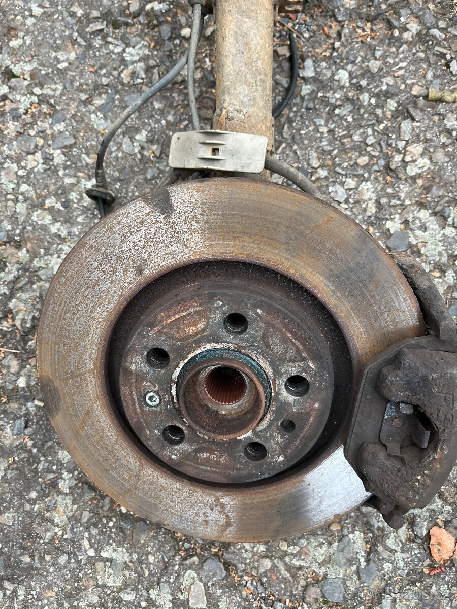 Tlumiče, těhlice, brzdy Octavia 4x4 - 2