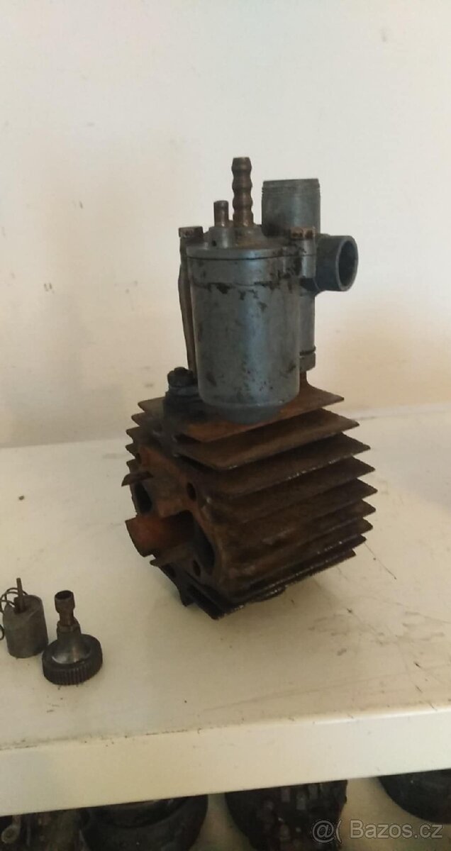 Jawa Pařízek,, válec z karburátorem, - 2