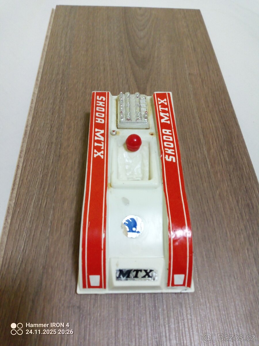 Retro autíčko MTX - 2