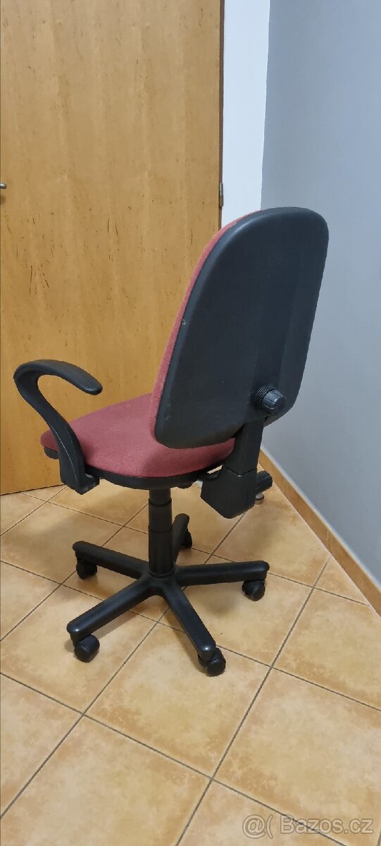 Kancelářské křeslo - 2
