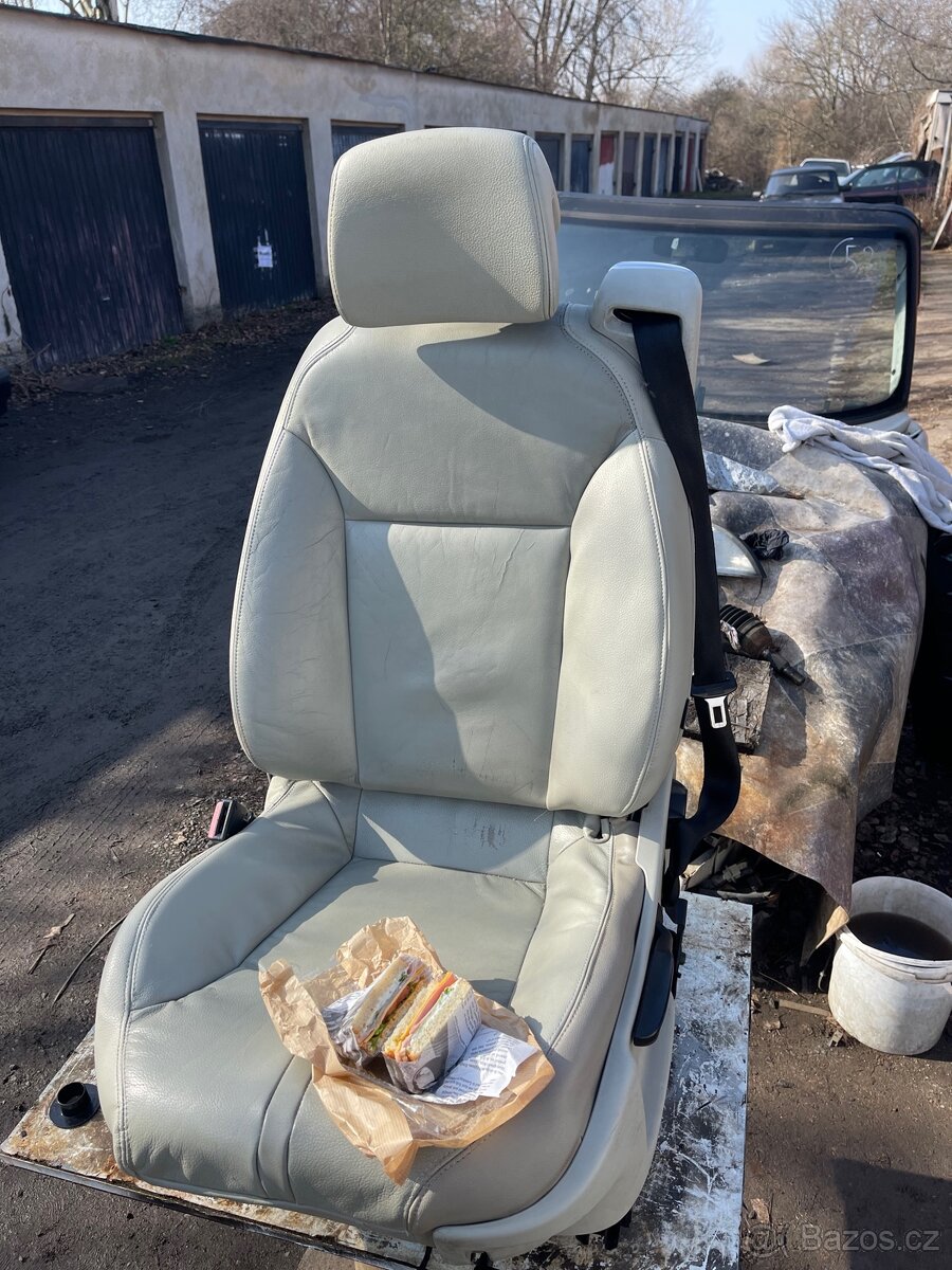 Saab 9-3 cabrio NG interiér - 2