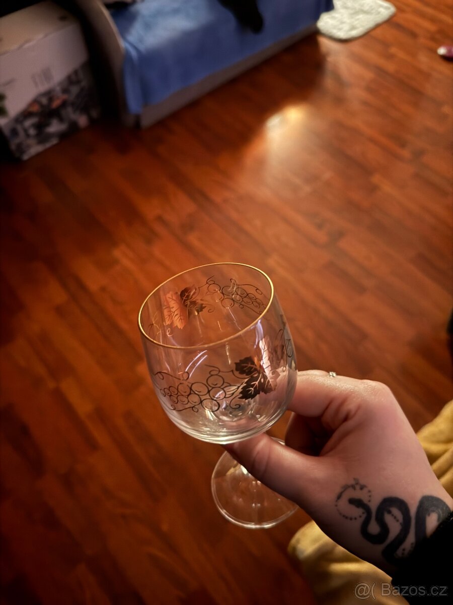 Retro sklenice na víno - 2