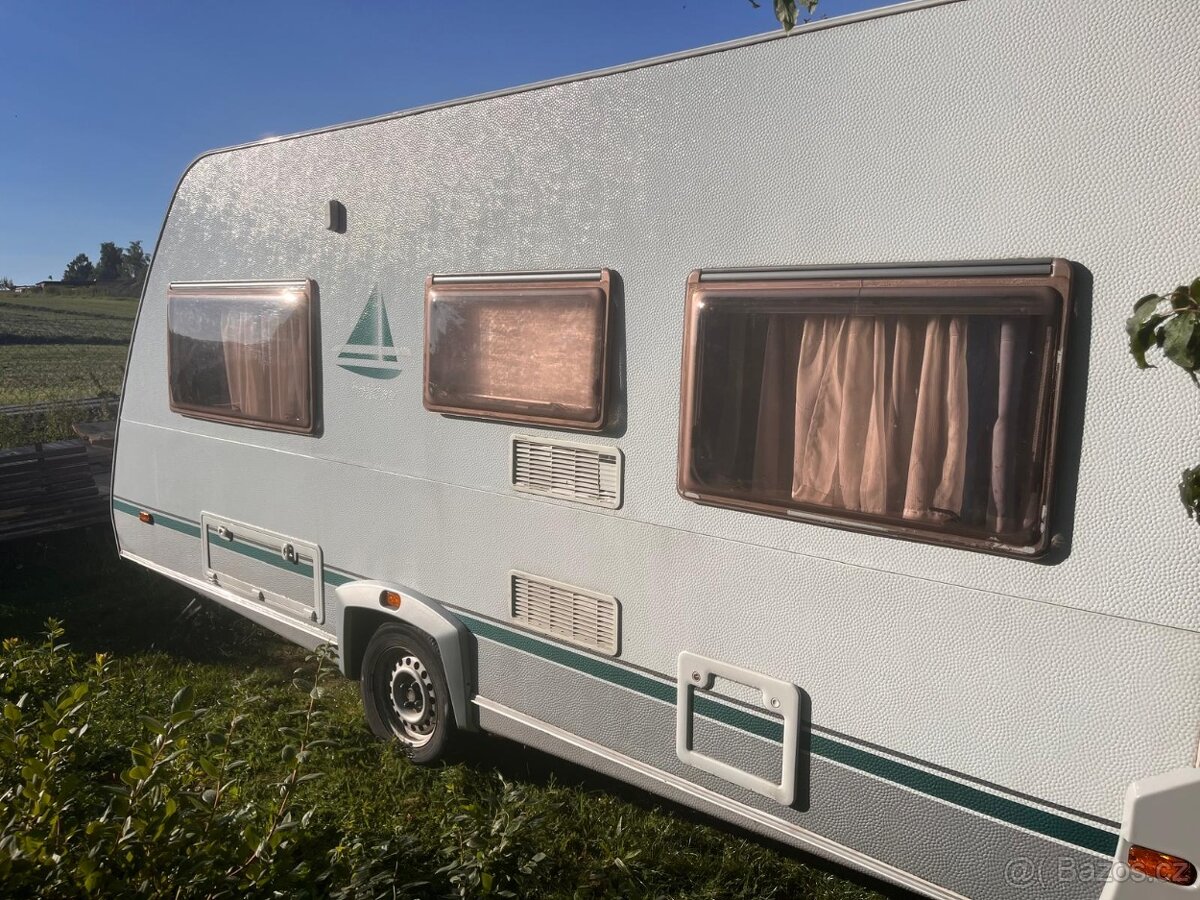 Karavan Eifelland E450 - 4místa - 2