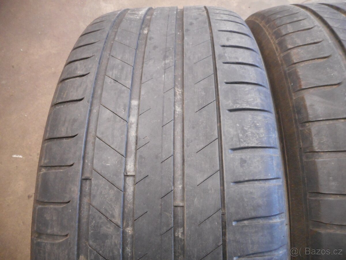 255/55R19 - 2