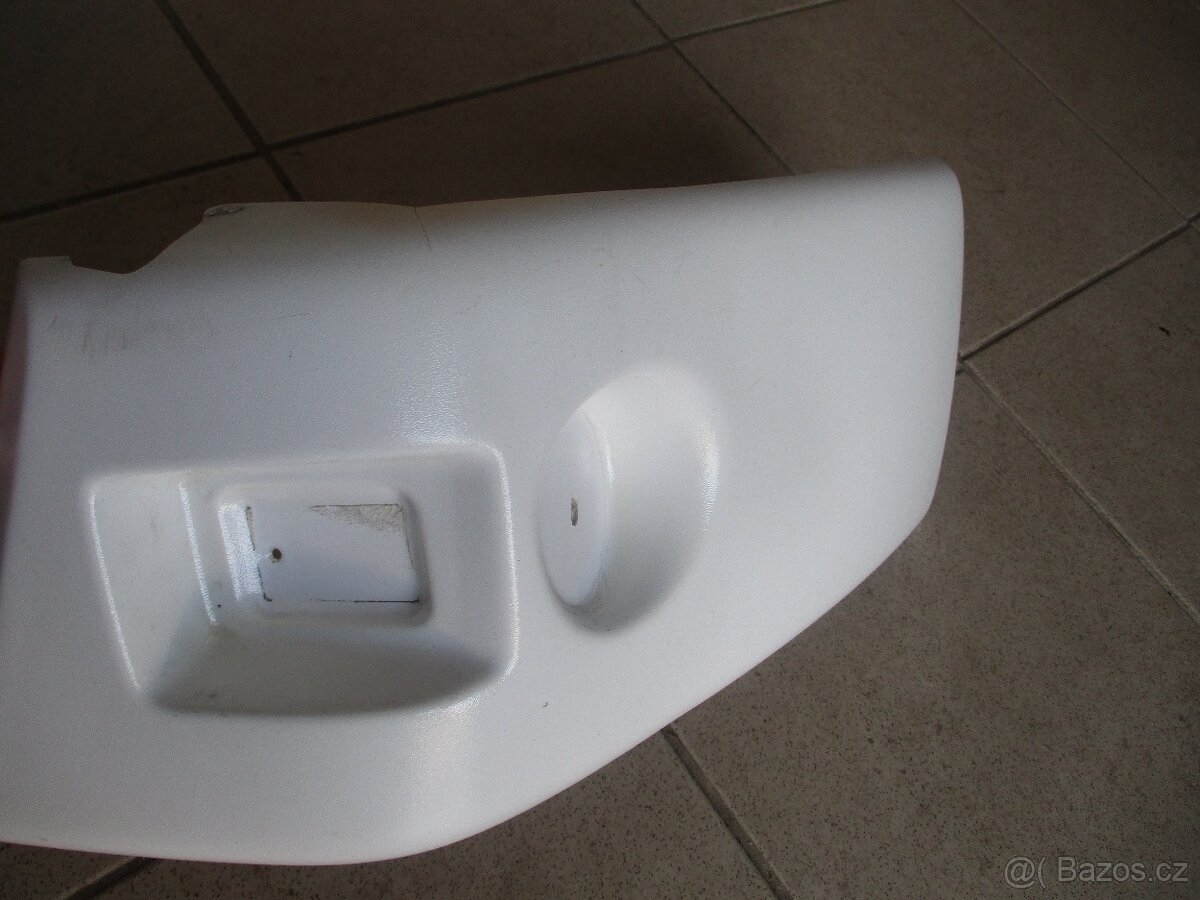 Okrasný přední plast - DETHLEFFS č. P44 - 2
