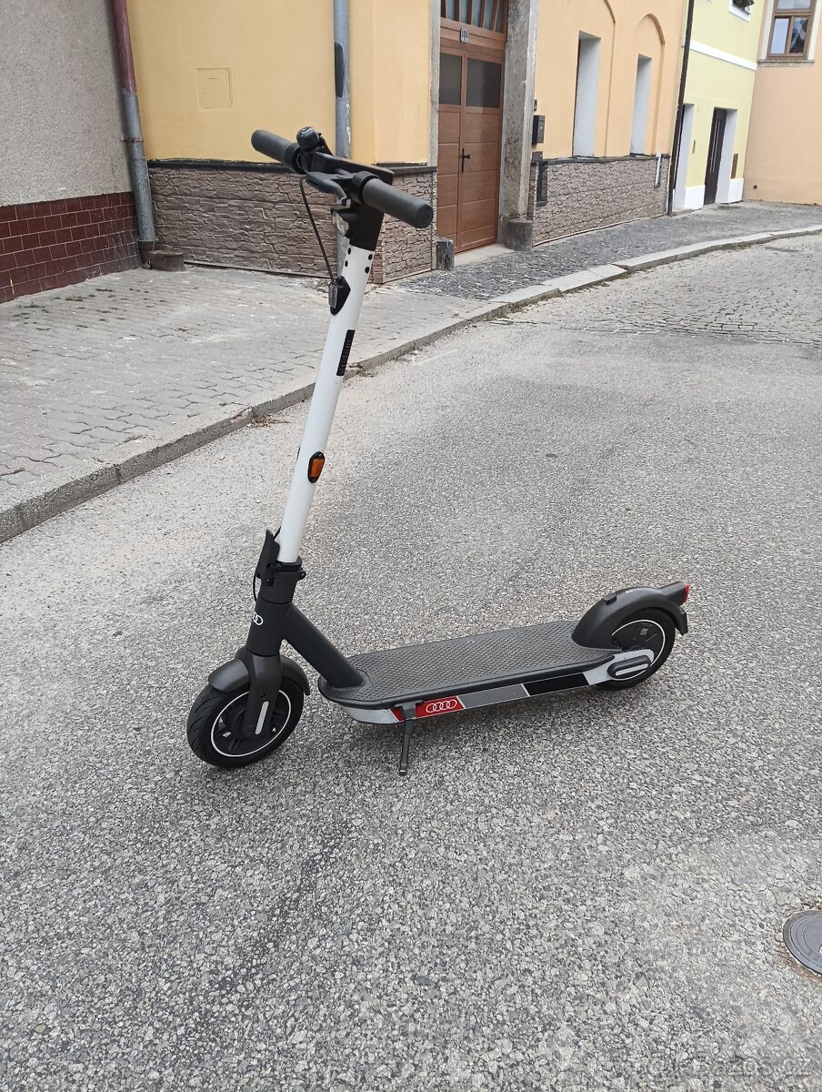 audi elektrická koloběžka - 2