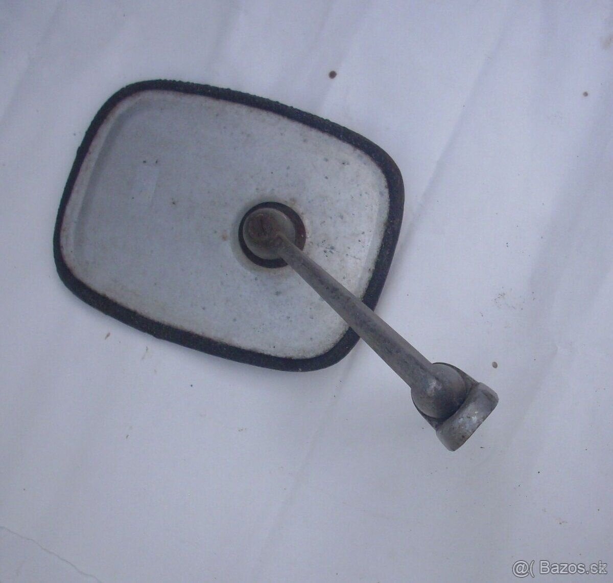 Zrcátko na auto-veterána - 2