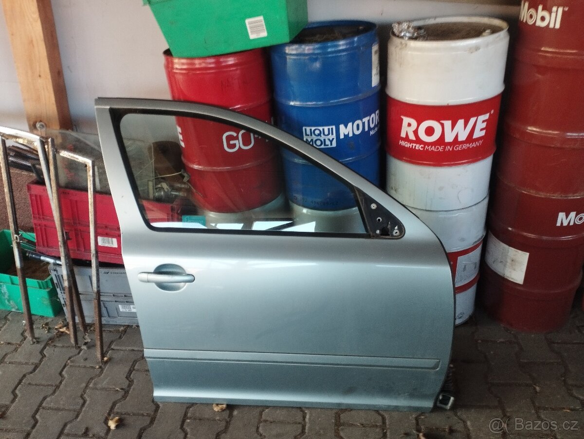 Skoda Octavie 2.dvere kapota. - 2