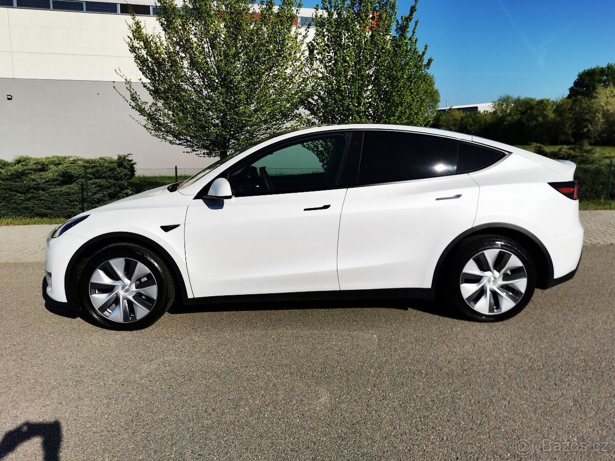 Tesla Model Y Long Range Dual motor, FSD za 200 tis.kč - 2