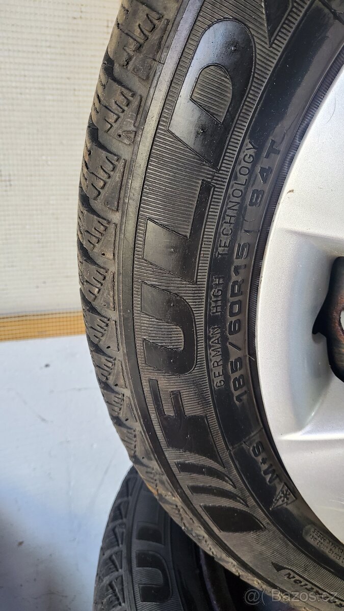 Zimní pneumatiky + disky na Toyota Yaris - 2